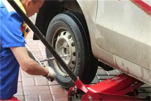 前郭尔罗斯附近拖车24小时服务热线电话