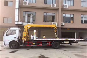 前郭尔罗斯附近汽车轮胎更换